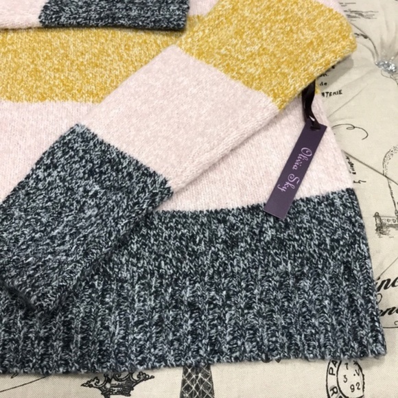 Olivia Sky Long Sleeve Turtleneck Sweater - Picture 6 of 9